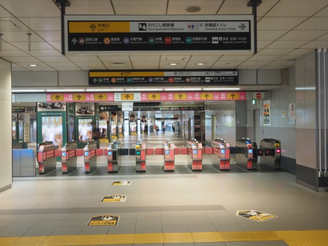 渋谷駅の井の頭線の中央口の改札