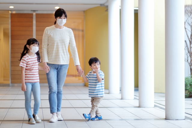 子供と遊ぶ